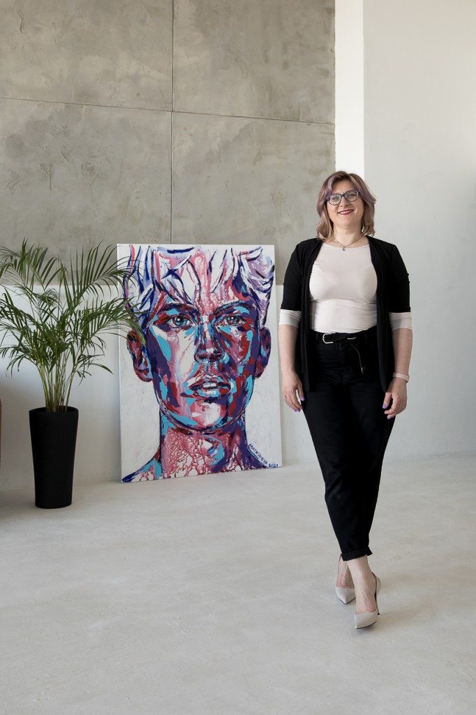 111_2F_Viktoriia Kartashova, No more pain, canvas, 150x110 cm, 2021
AVAILABLE